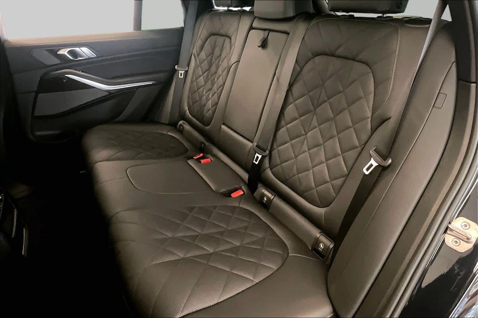 Used 2025 BMW X5 sDrive40i w/ M Sport Package RWD image 18