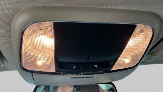 Used 2019 Chrysler 300 Touring w/ Sport Appearance Package image 16