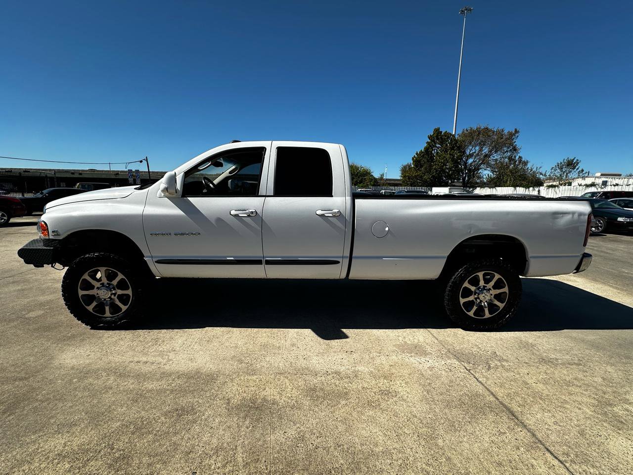 Used 2004 Dodge Ram 3500 Truck SLT w/ Trailer Tow Group AWD/4WD image 2