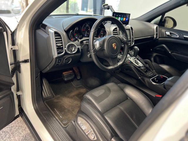 Used 2014 Porsche Cayenne Diesel AWD/4WD image 18
