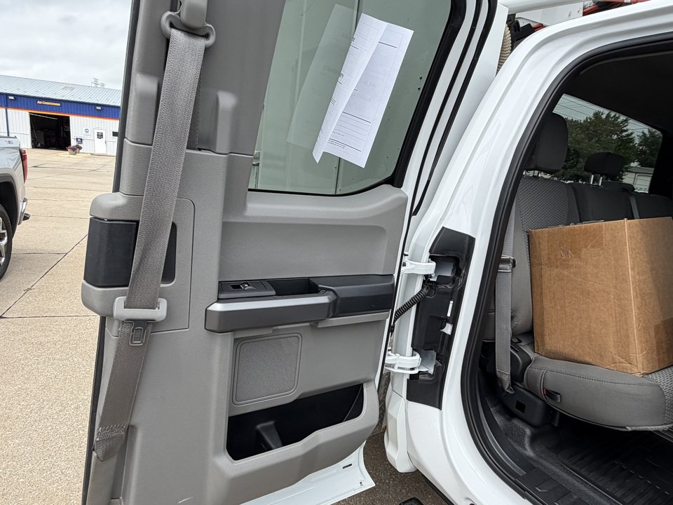 Used 2019 Ford F550 4x4 SuperCab Super Duty w/ XLT Value Package image 15
