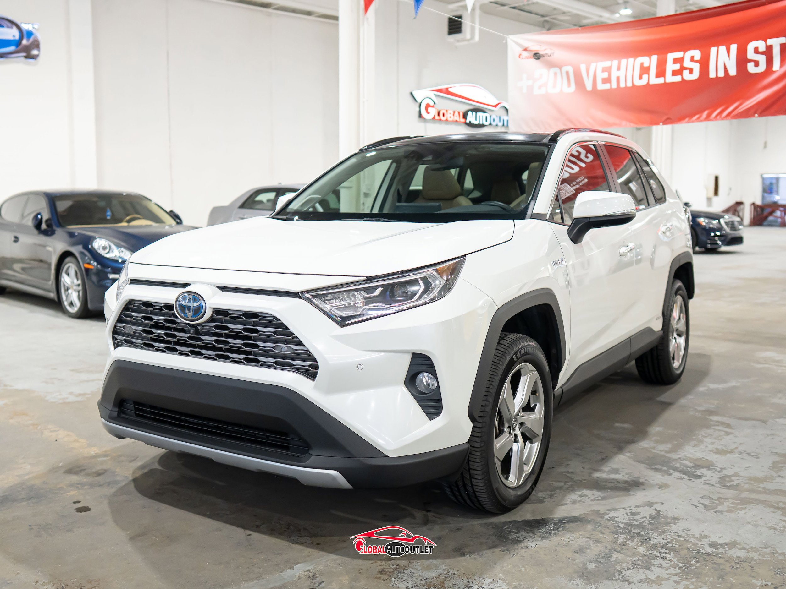 Used 2020 Toyota RAV4 Limited AWD/4WD image 3