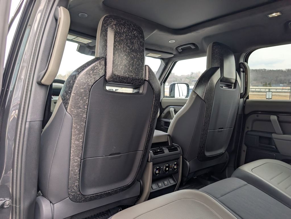 Certified 2025 Land Rover Defender 110 image 32