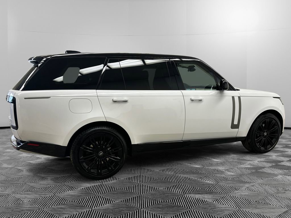 Used 2024 Land Rover Range Rover Long Wheelbase SE image 6