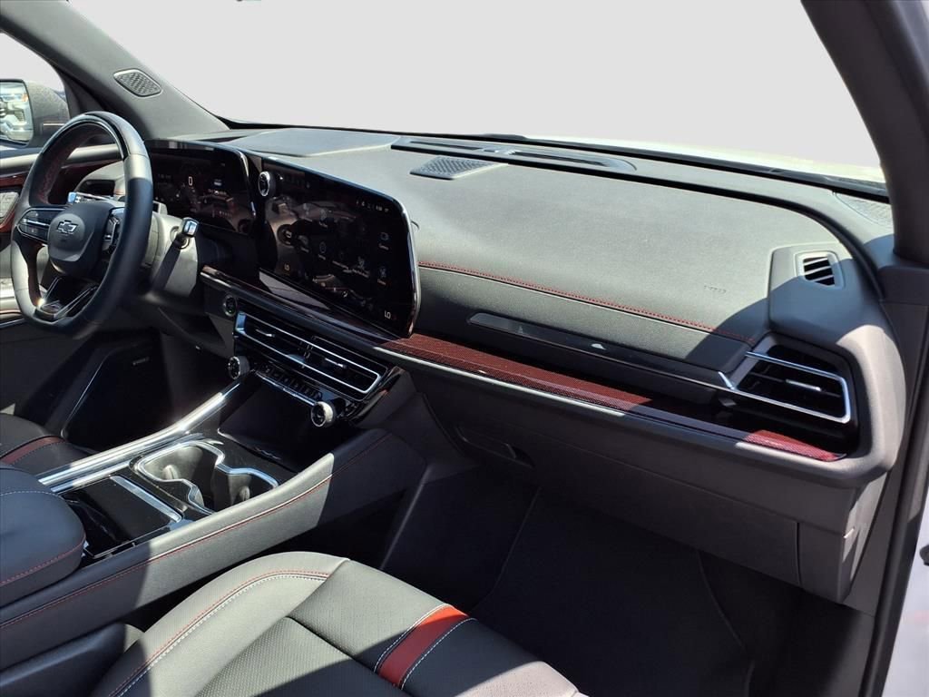 Used 2024 Chevrolet Traverse RS image 20