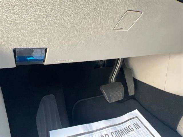 Certified 2023 Chrysler Pacifica Touring-L FWD image 42