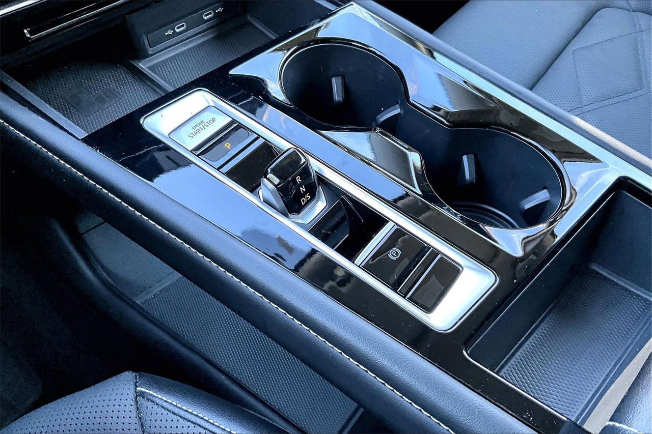 Used 2024 Volkswagen Atlas SE image 30