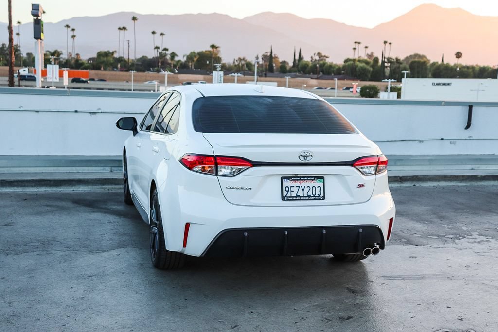 Used 2023 Toyota Corolla SE w/ SE Premium Package FWD image 7