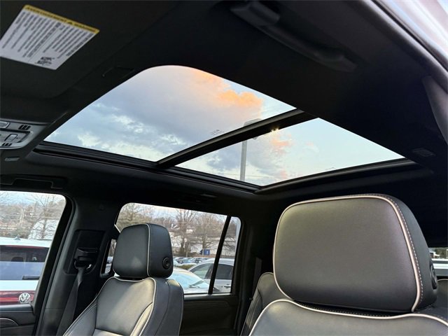 Certified 2022 GMC Yukon XL SLT w/ SLT Premium Package image 14