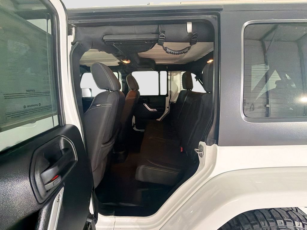 Used 2018 Jeep Wrangler Unlimited Sahara image 19