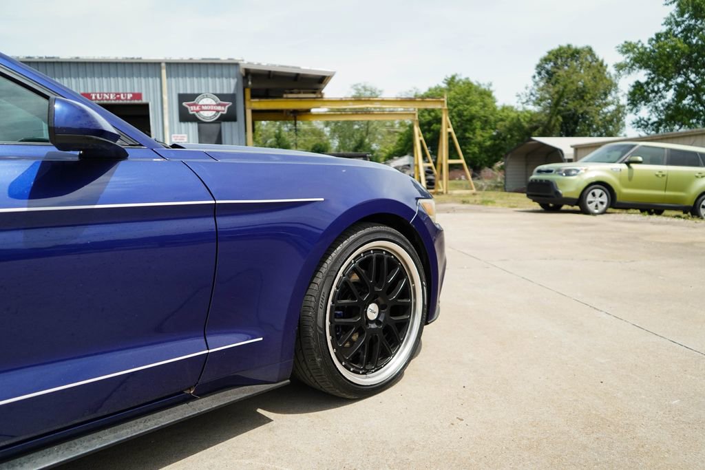 Used 2015 Ford Mustang Coupe RWD image 12