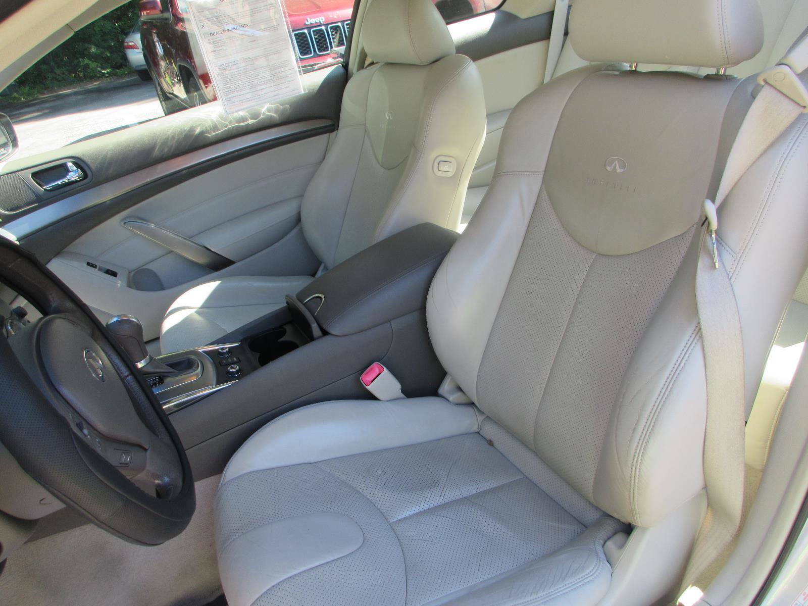 Used 2011 INFINITI G37 x Coupe w/ Premium Pkg AWD/4WD image 16