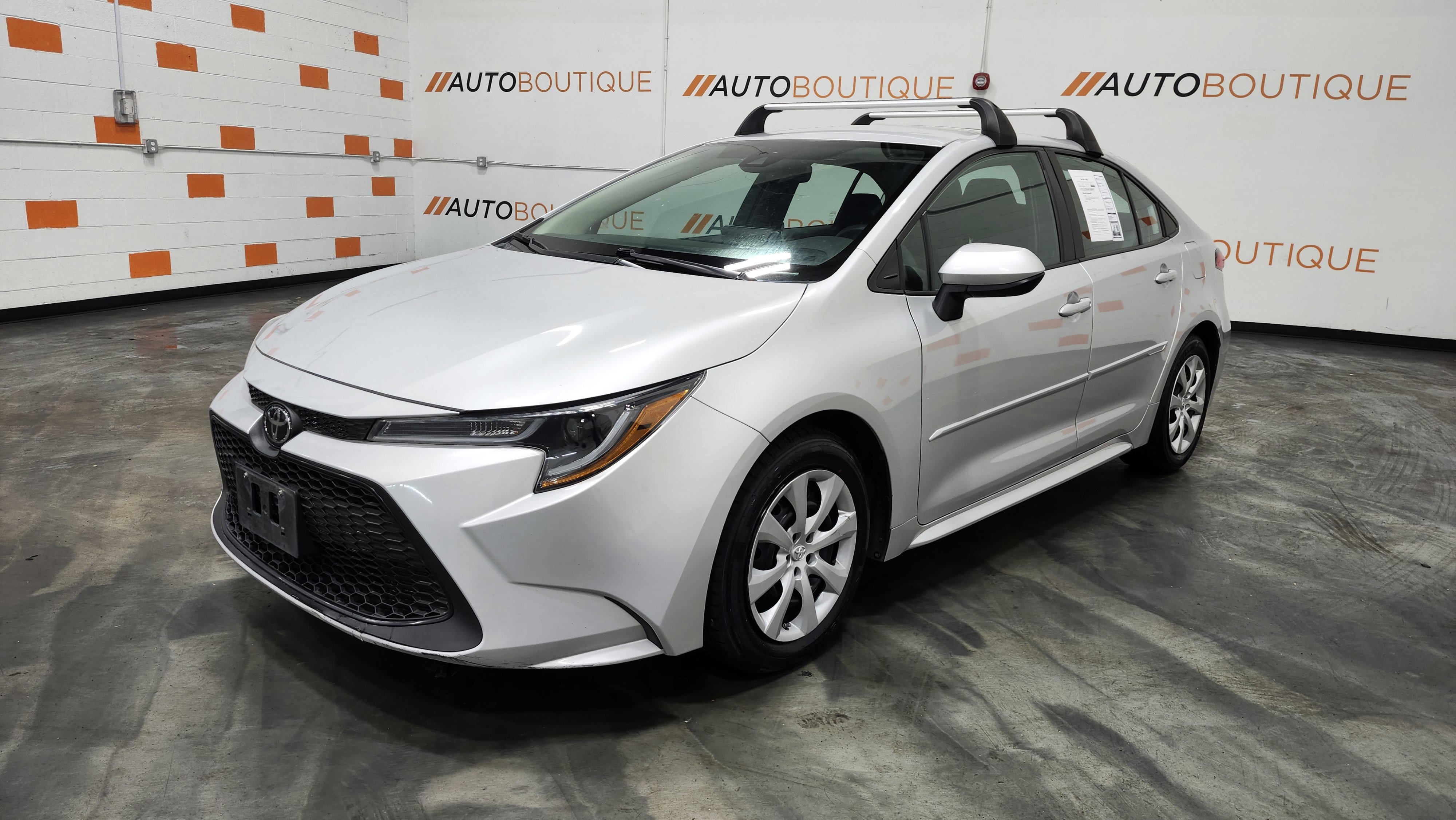 Used 2021 Toyota Corolla LE image 11