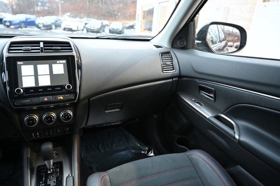 Used 2025 Mitsubishi Outlander Sport SE image 13