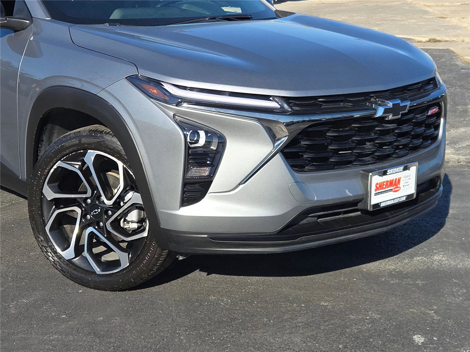 Used 2024 Chevrolet Trax RS w/ Sunroof Package image 2