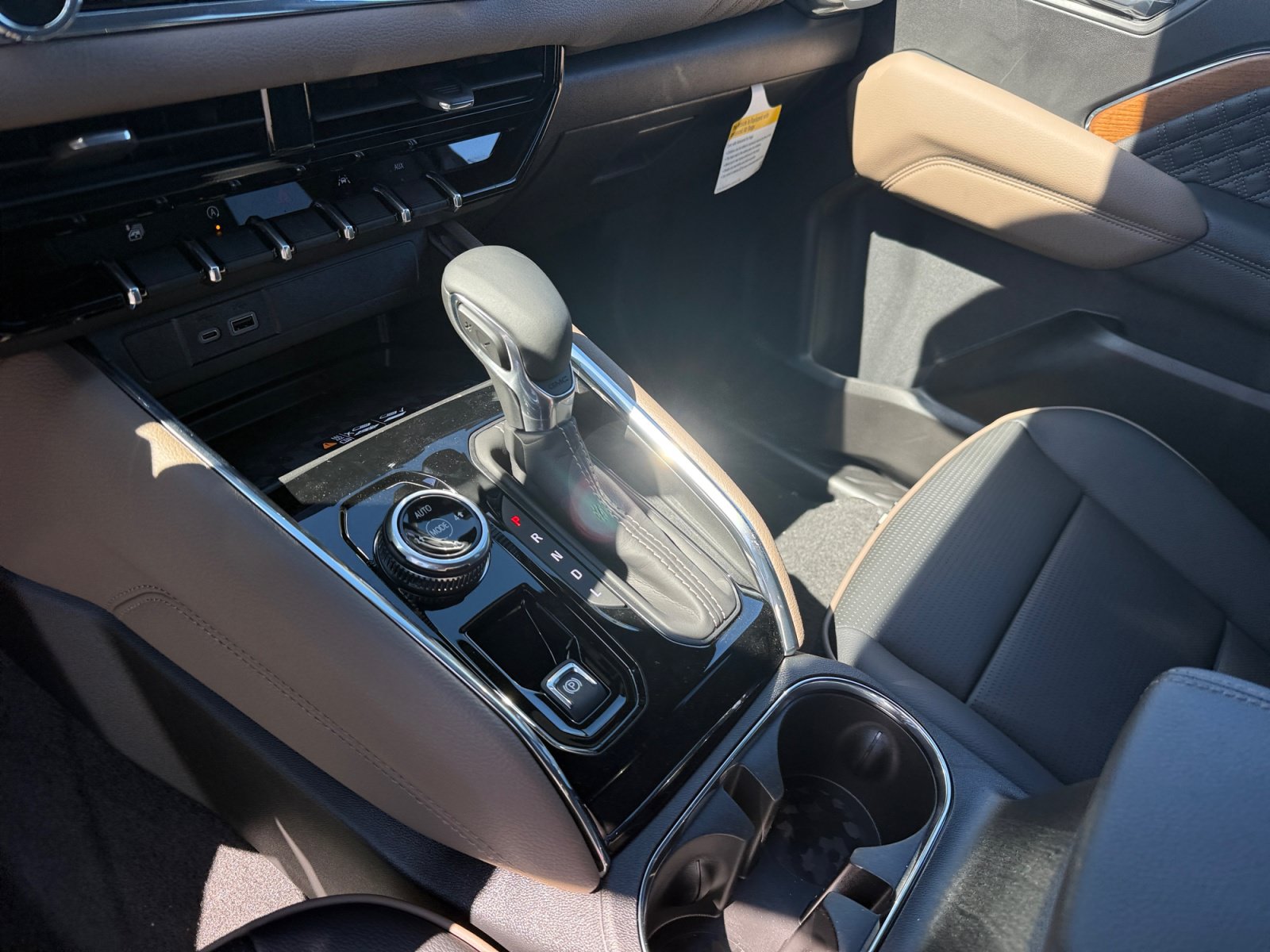 New 2026 GMC Canyon Denali AWD/4WD image 13