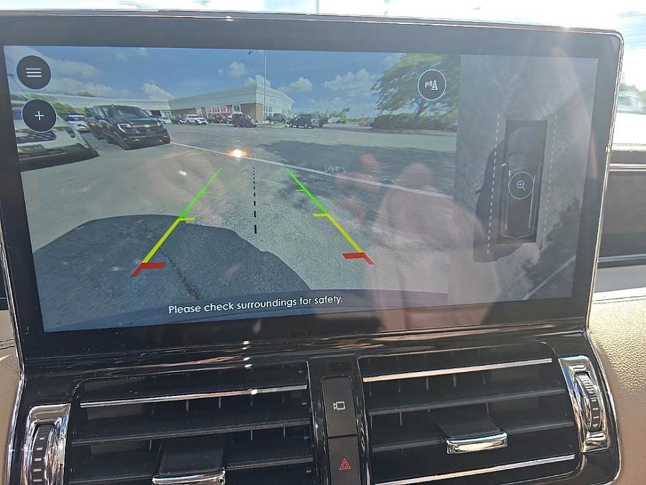 Used 2024 Lincoln Navigator Premiere image 20