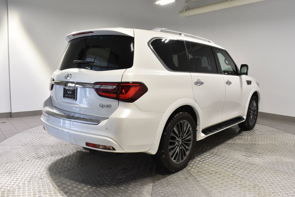 Used 2024 INFINITI QX80 Sensory image 3