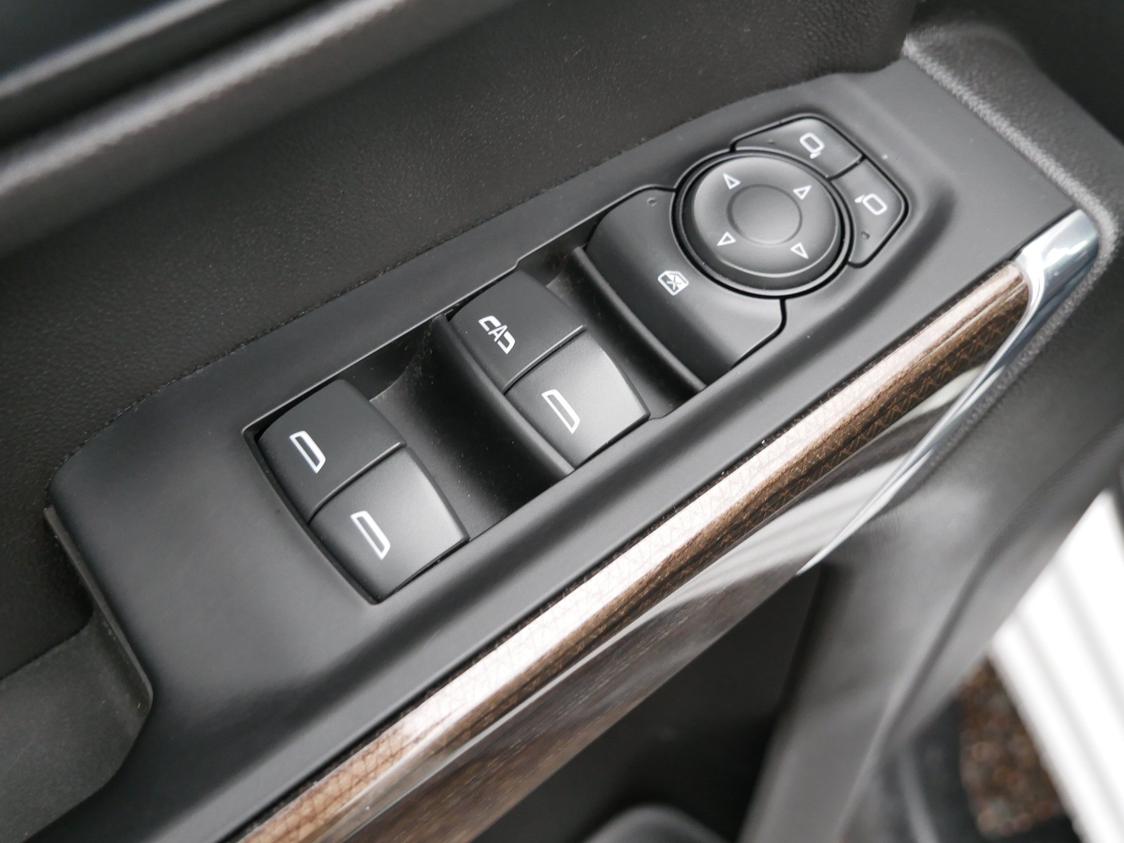 Used 2022 Chevrolet Silverado 1500 LT AWD/4WD image 13