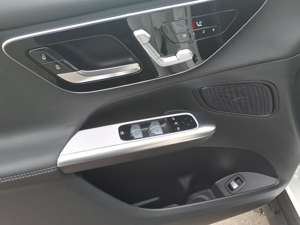 New 2026 Mercedes-Benz GLC 300 4MATIC image 12
