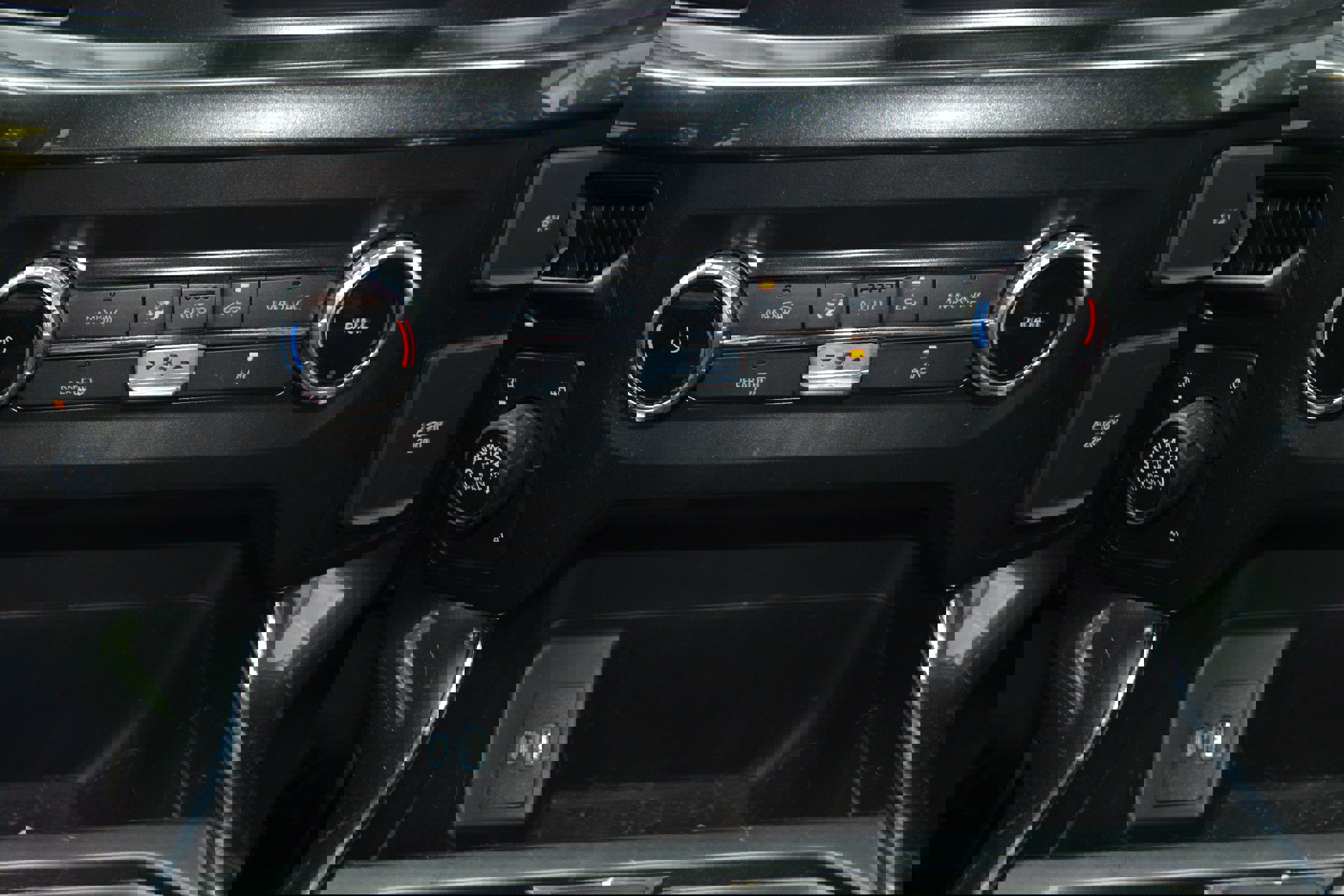 Used 2022 Ford F150 XLT w/ XLT Black Appearance Package AWD/4WD image 13