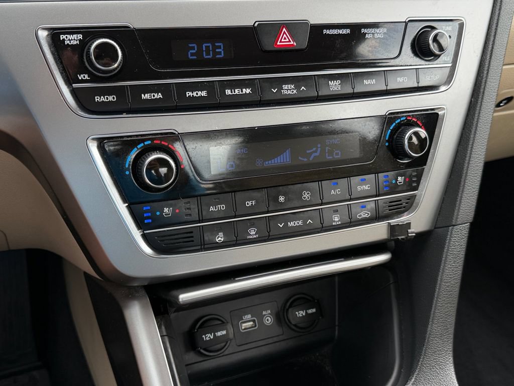 Used 2015 Hyundai Sonata Limited w/ Option Group 05 FWD image 23