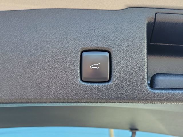 Certified 2022 Ford Escape Titanium w/ Class II Trailer Tow Package image 9