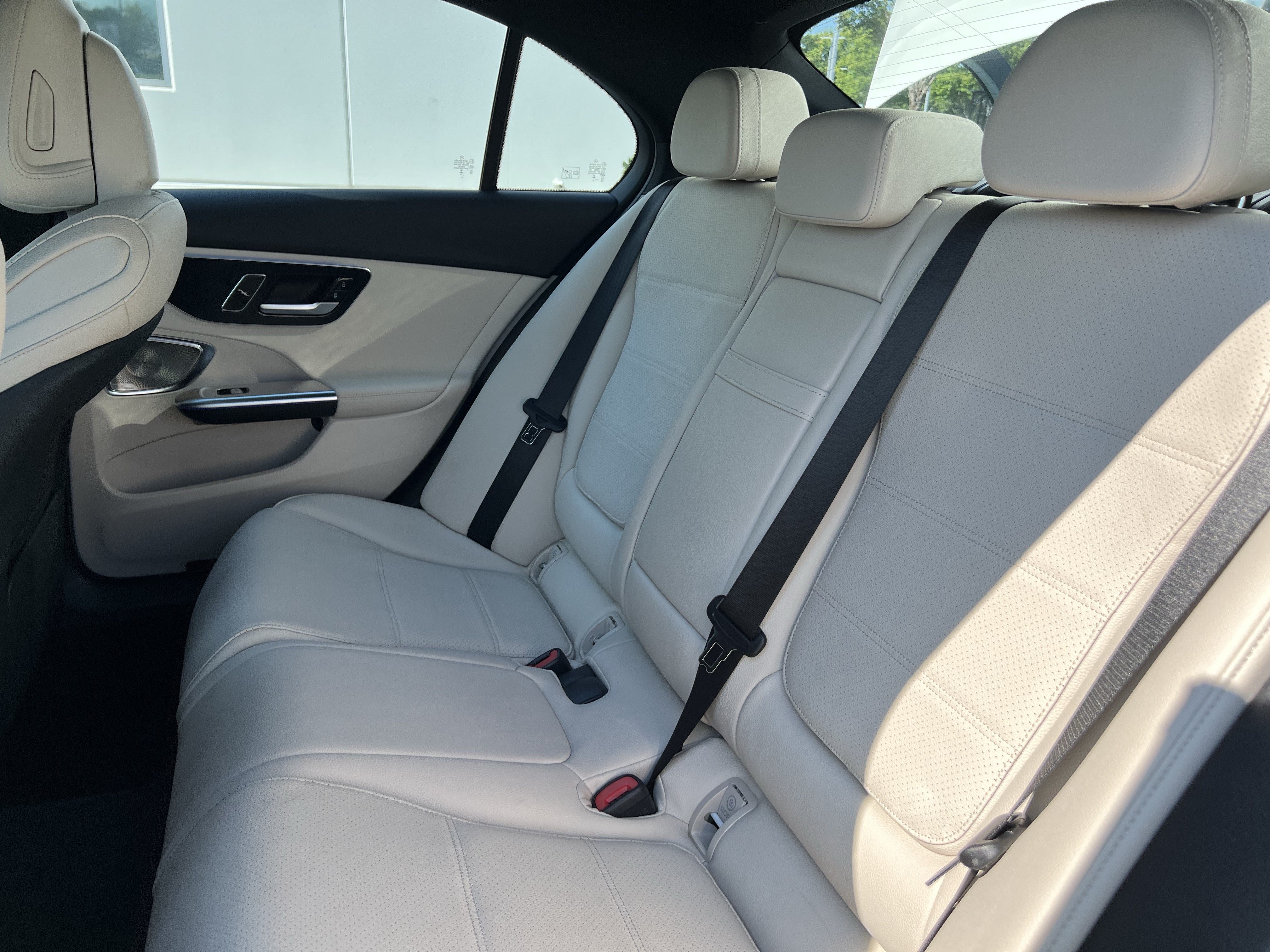 Used 2025 Mercedes-Benz C 300 Sedan image 33
