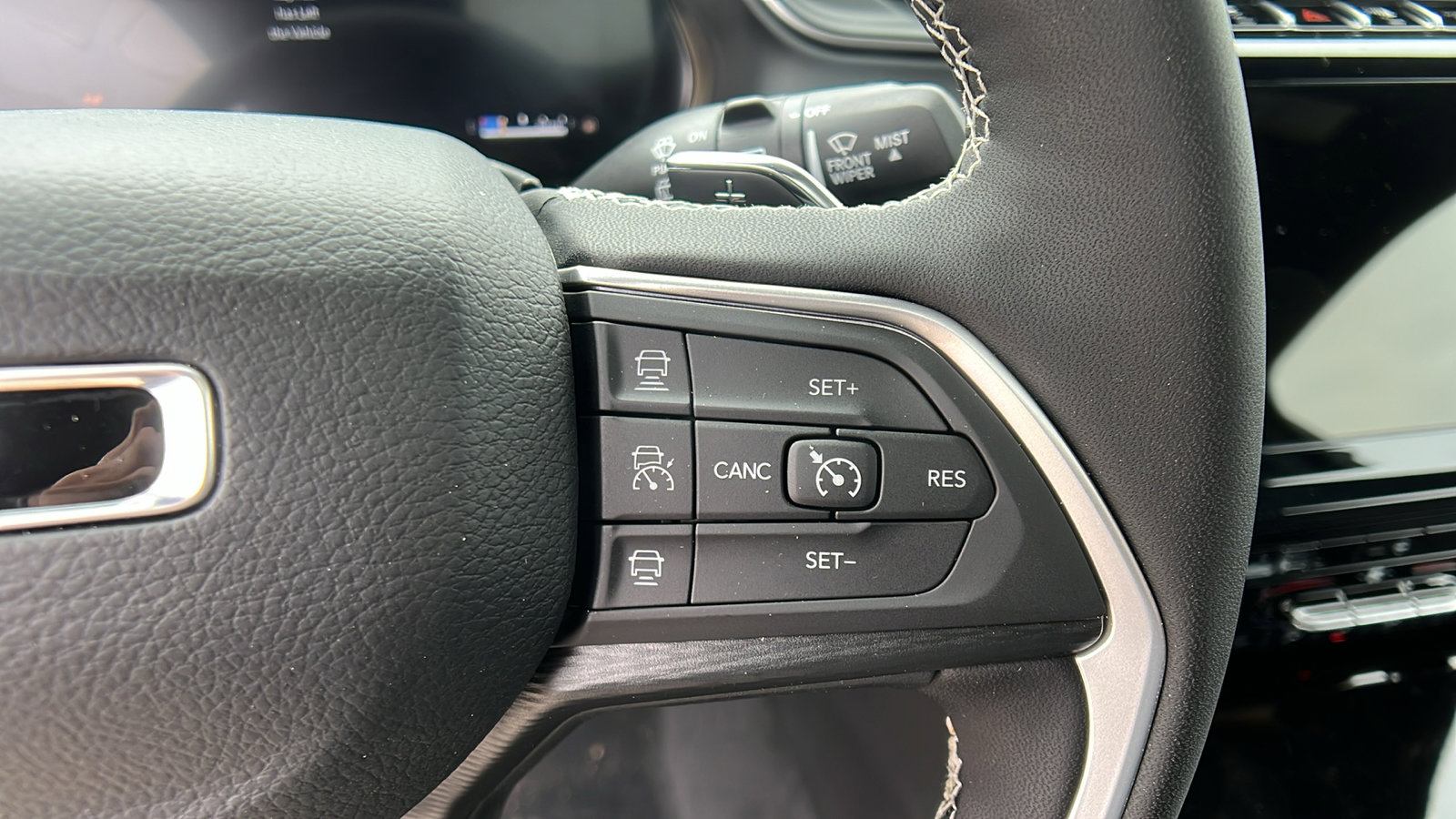 New 2025 Jeep Grand Cherokee L Altitude image 23