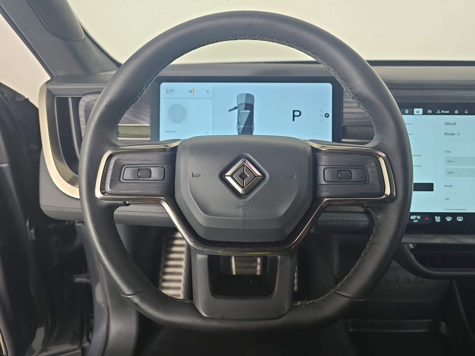 Used 2024 Rivian R1S Adventure AWD/4WD image 28