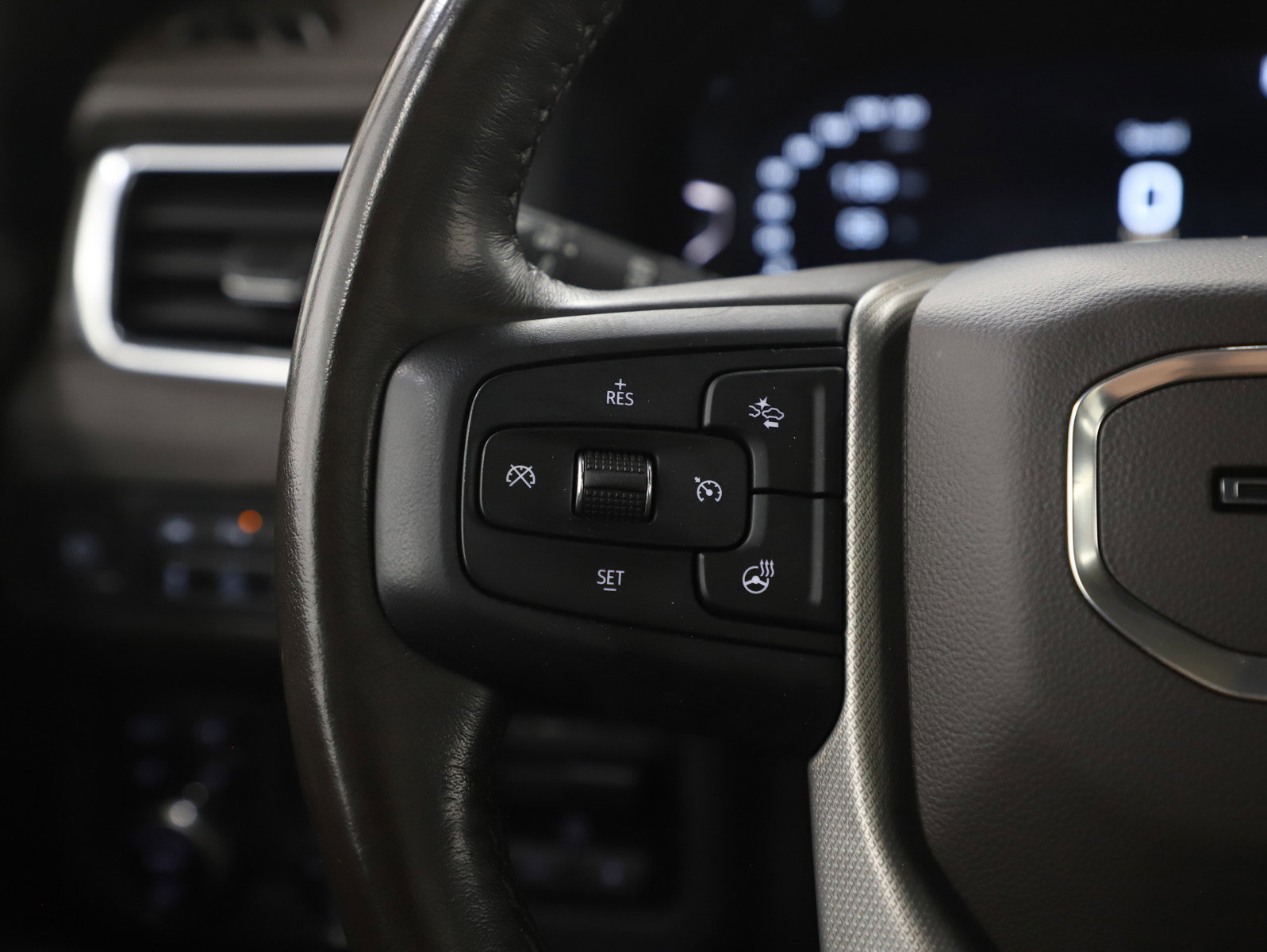 Used 2022 GMC Yukon XL Denali w/ Denali Ultimate Package image 29