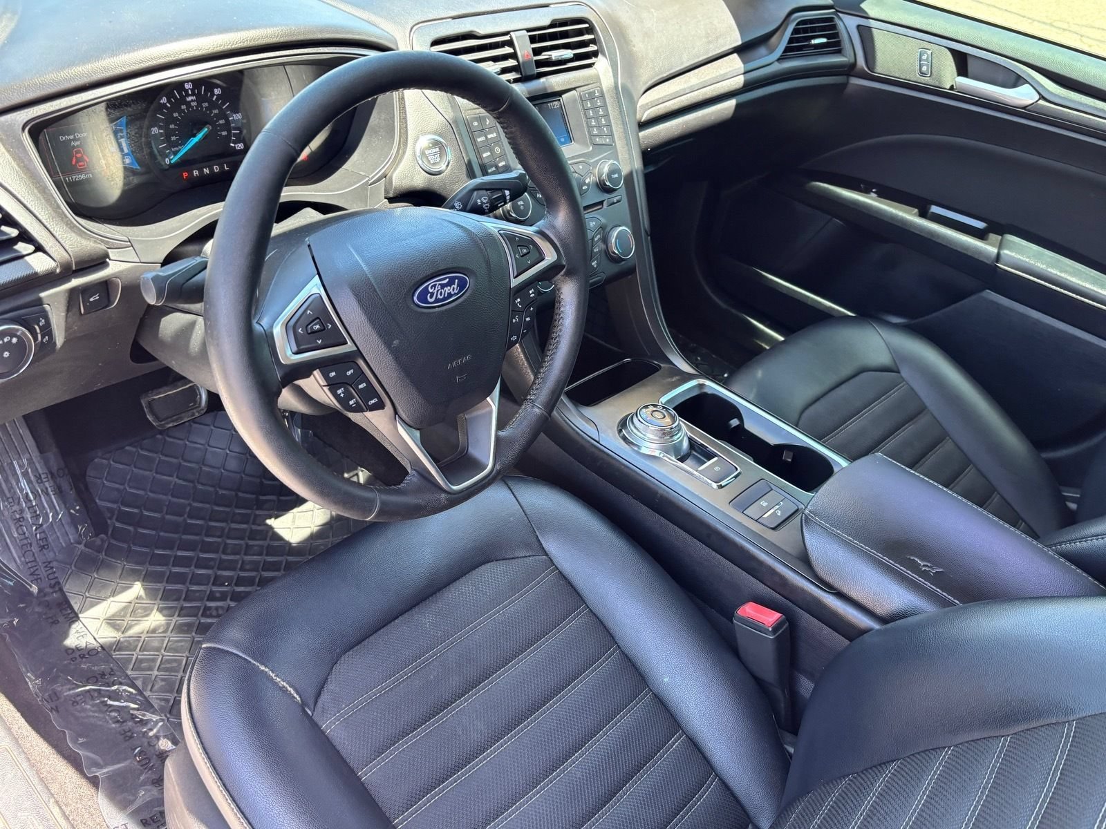Used 2018 Ford Fusion SE w/ Equipment Group 601A FWD image 16