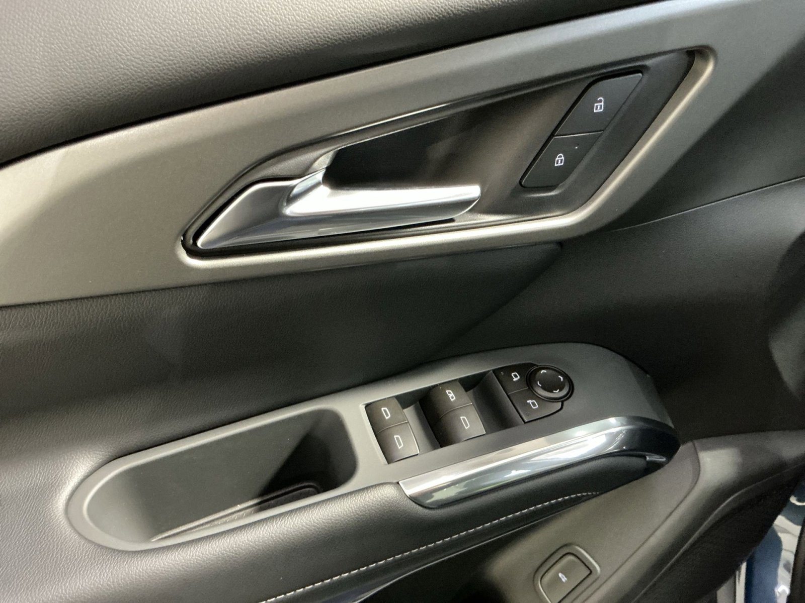 New 2026 Chevrolet Traverse LT FWD image 16