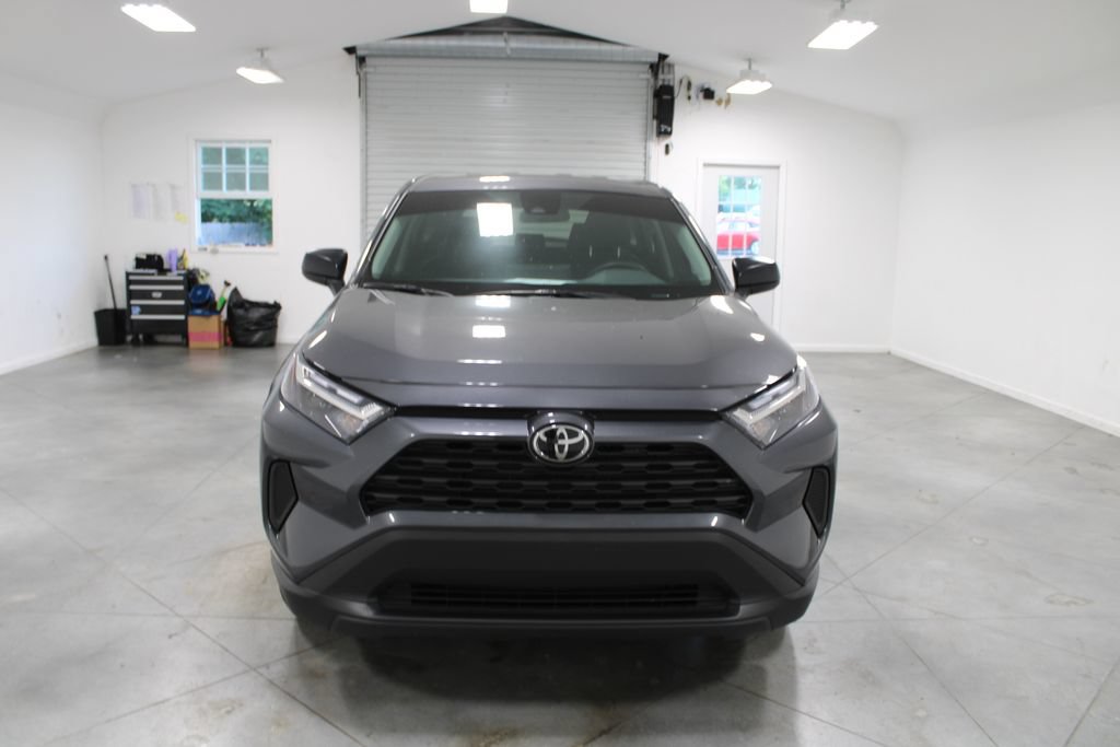 Used 2025 Toyota RAV4 LE AWD/4WD image 3