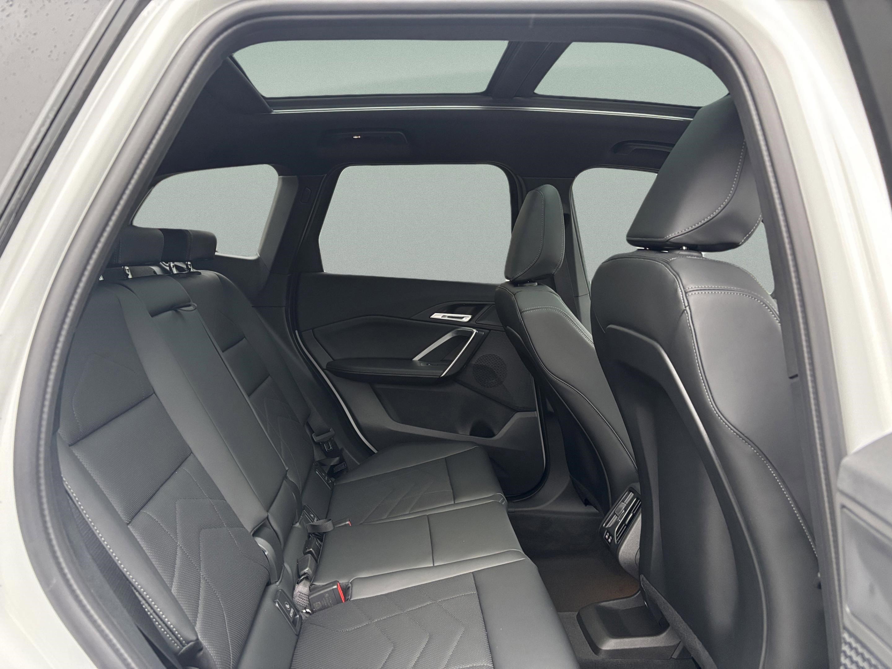 Used 2026 BMW X1 xDrive28i w/ Technology Package image 32