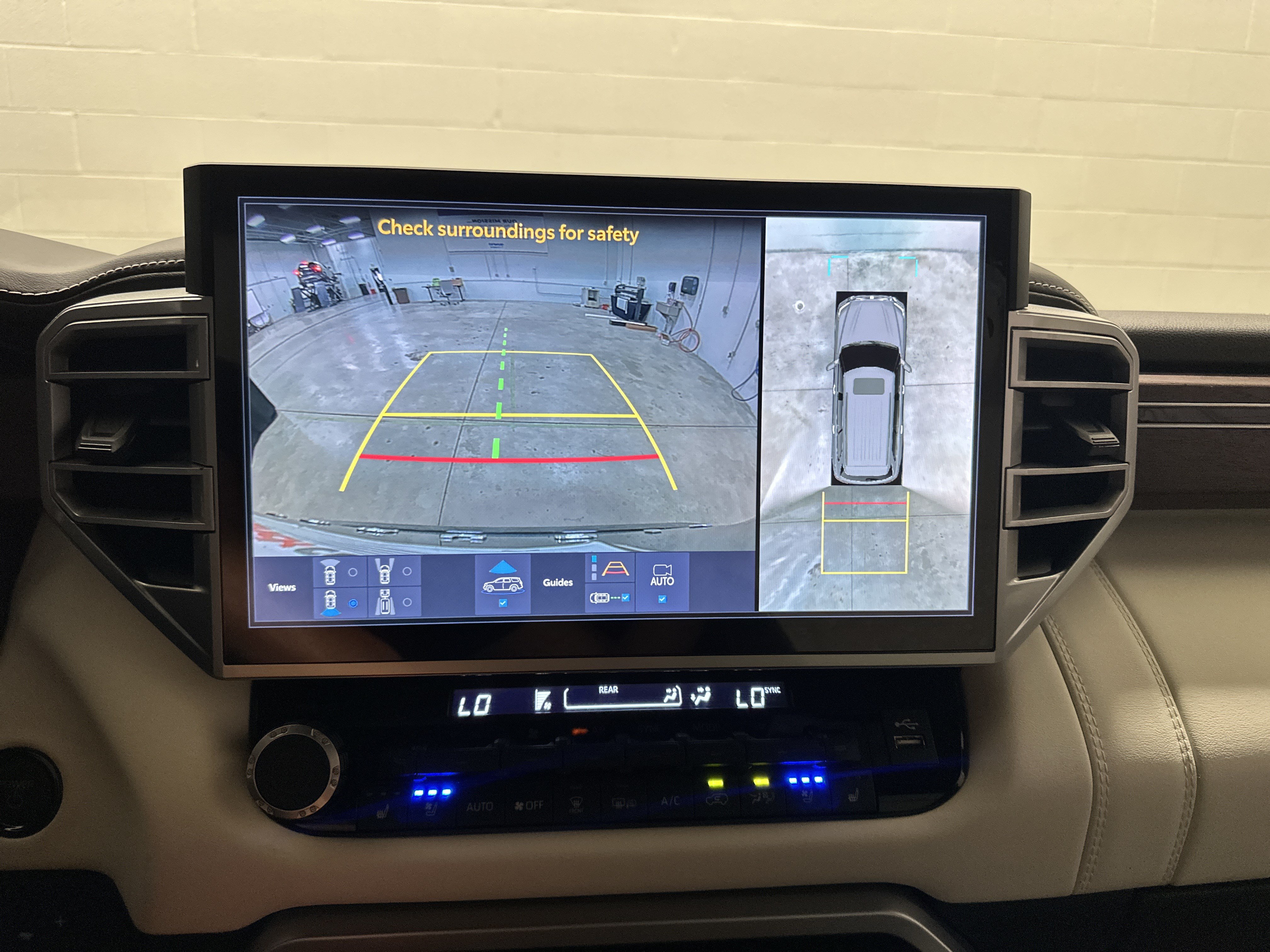 Used 2025 Toyota Sequoia Capstone AWD/4WD image 25