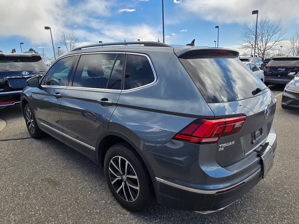Used 2021 Volkswagen Tiguan SE w/ Panoramic Sunroof Package image 3