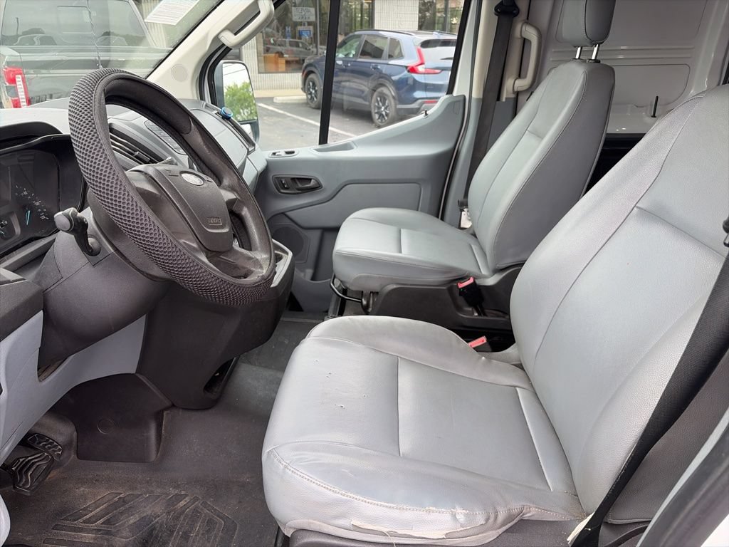 Used 2019 Ford Transit 150 148 Low Roof RWD image 3