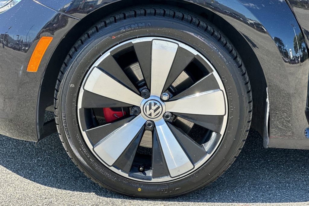 Used 2013 Volkswagen Beetle 2.0T image 23