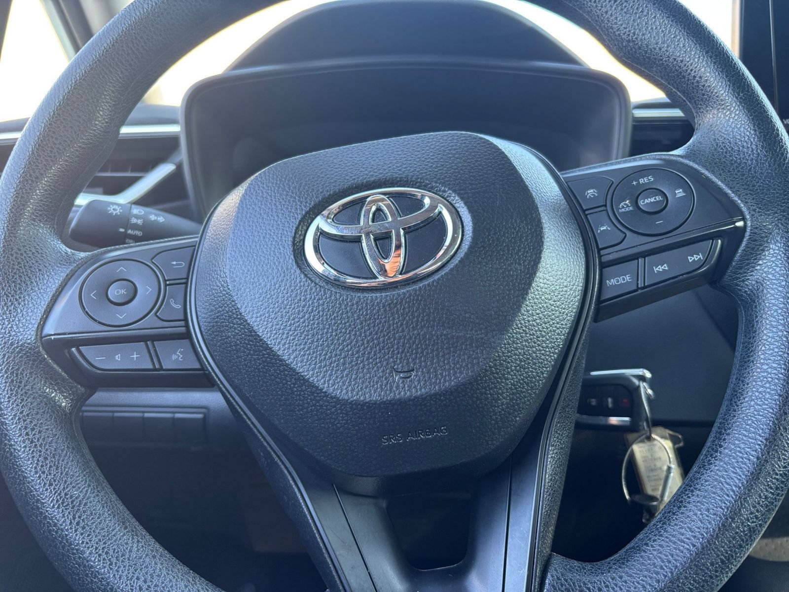 Used 2025 Toyota Corolla LE FWD image 25
