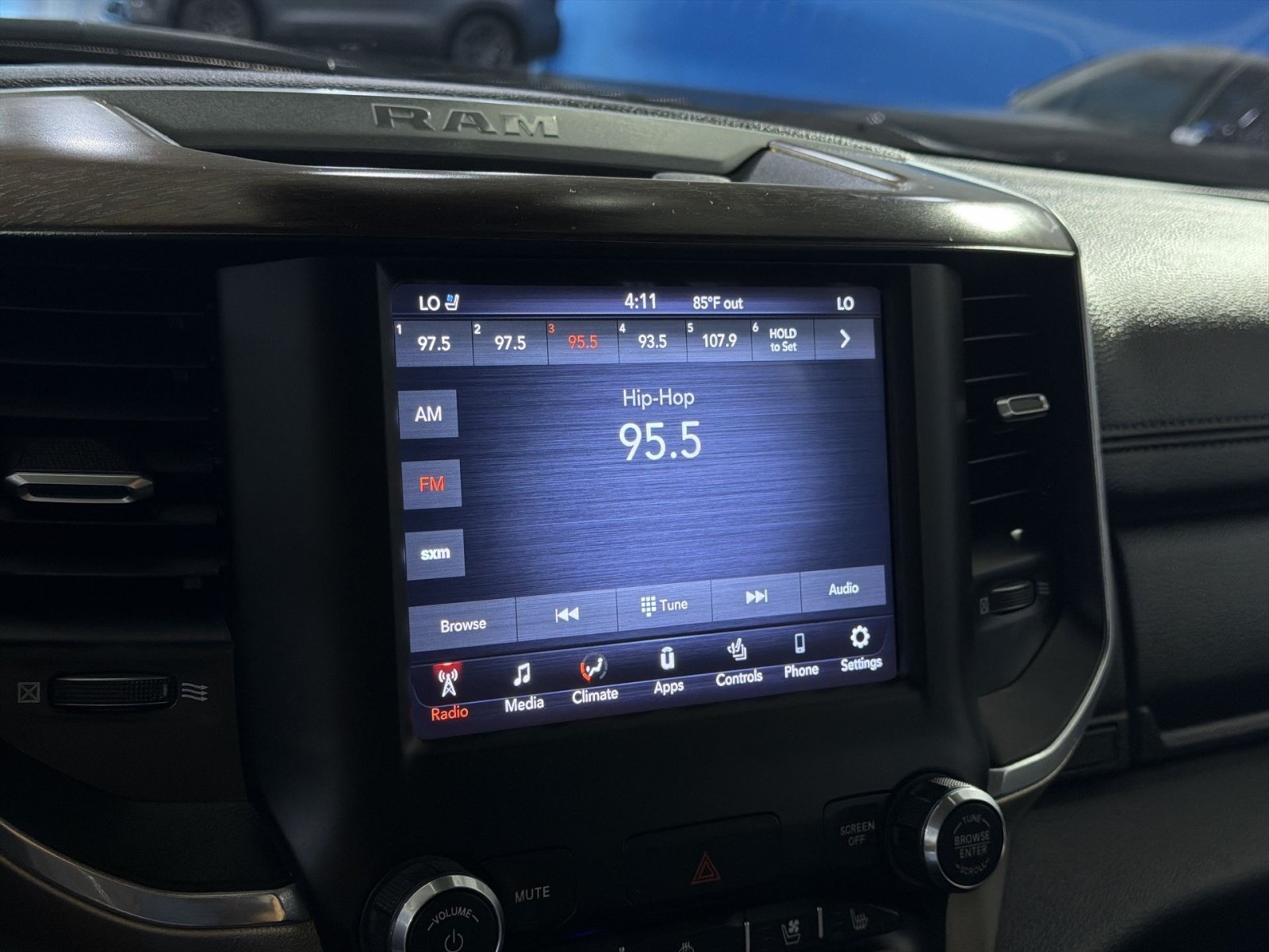Used 2021 RAM 1500 Laramie AWD/4WD image 32