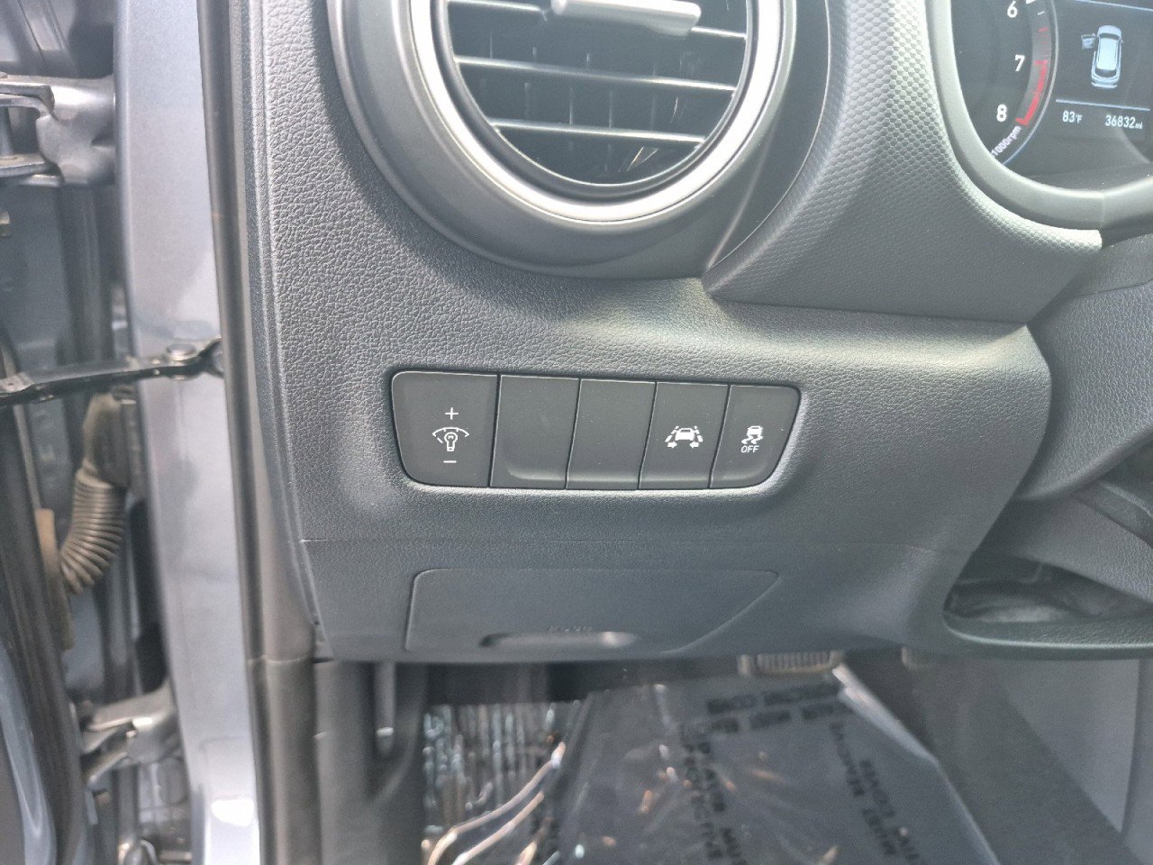 Used 2019 Hyundai Kona SE FWD image 25
