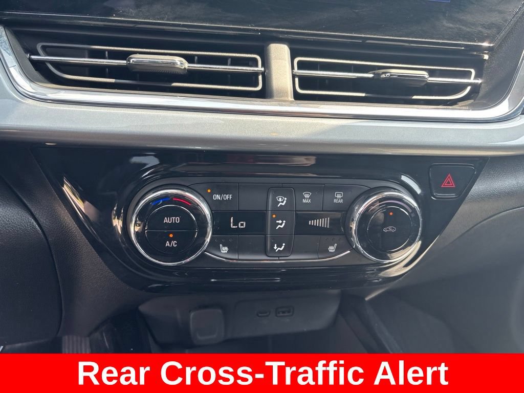 Used 2024 Chevrolet Trax LT w/ Driver Confidence Package FWD image 16