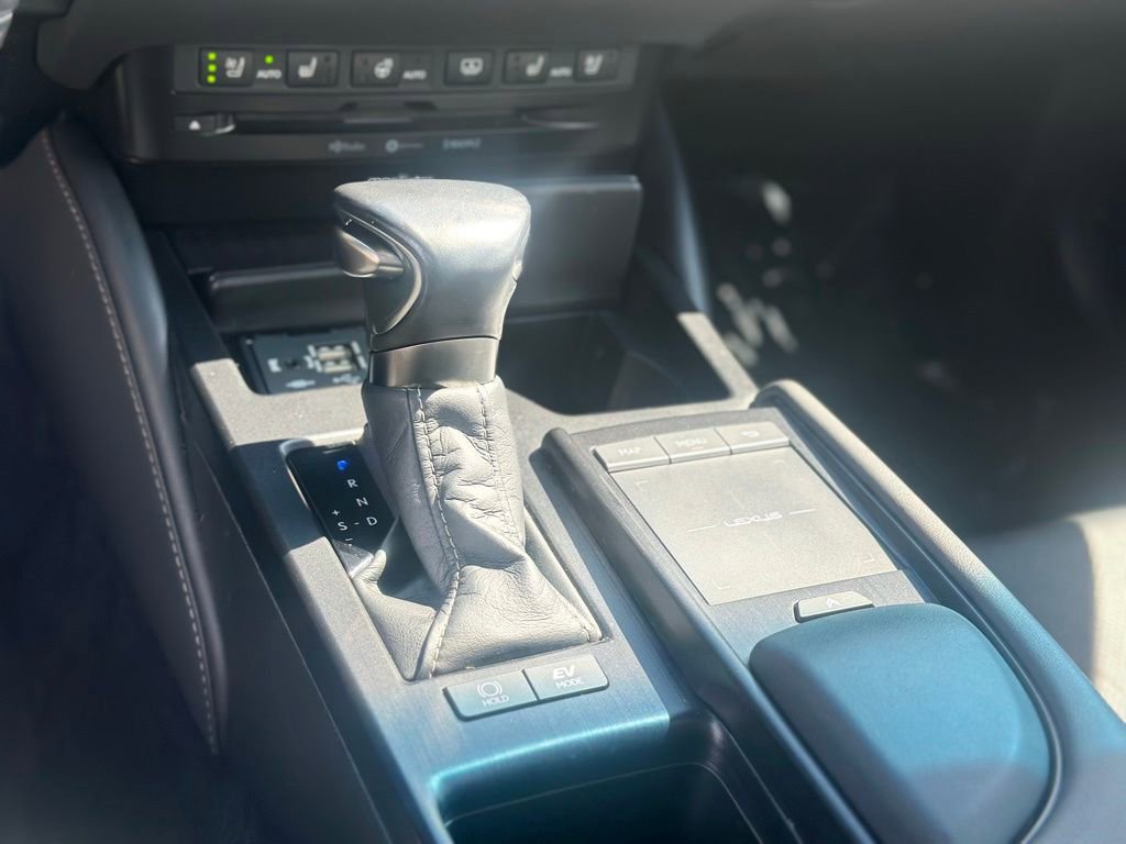 Used 2021 Lexus ES 300h w/ Accessory Package FWD image 12