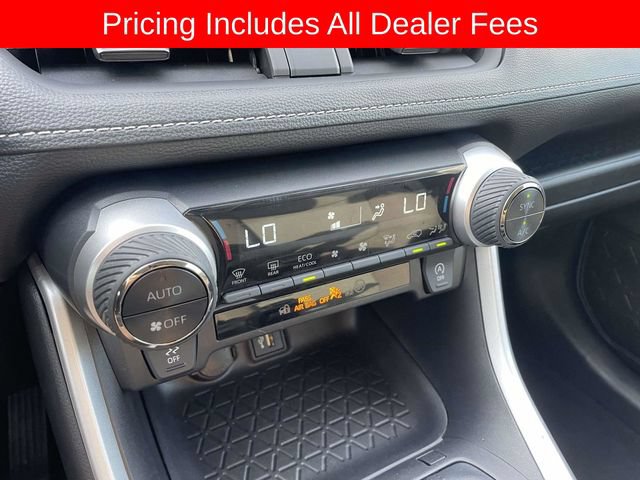 Used 2024 Toyota RAV4 XLE AWD/4WD image 31