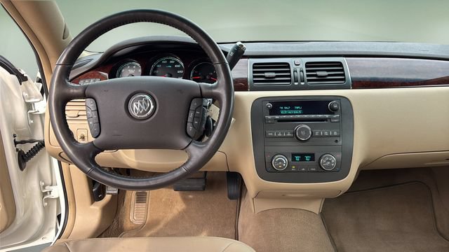 Used 2011 Buick Lucerne CXL FWD image 9