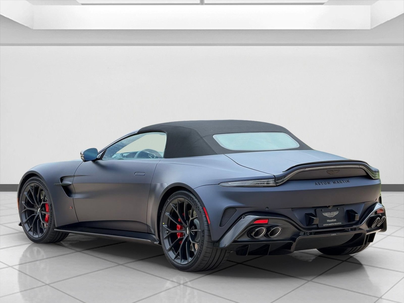 New 2026 Aston Martin V8 Vantage S RWD image 2