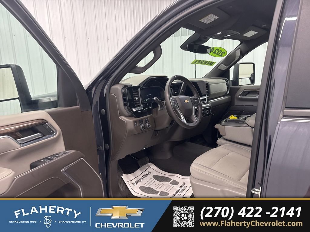 Used 2024 Chevrolet Silverado 2500 LT image 9