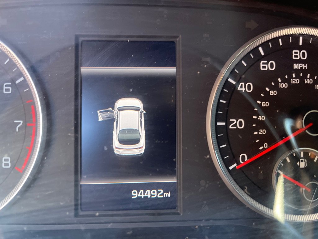Used 2022 Kia K5 LXS image 9