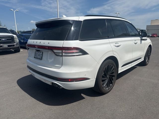Used 2024 Lincoln Aviator Reserve w/ Equipment Group 201A image 3